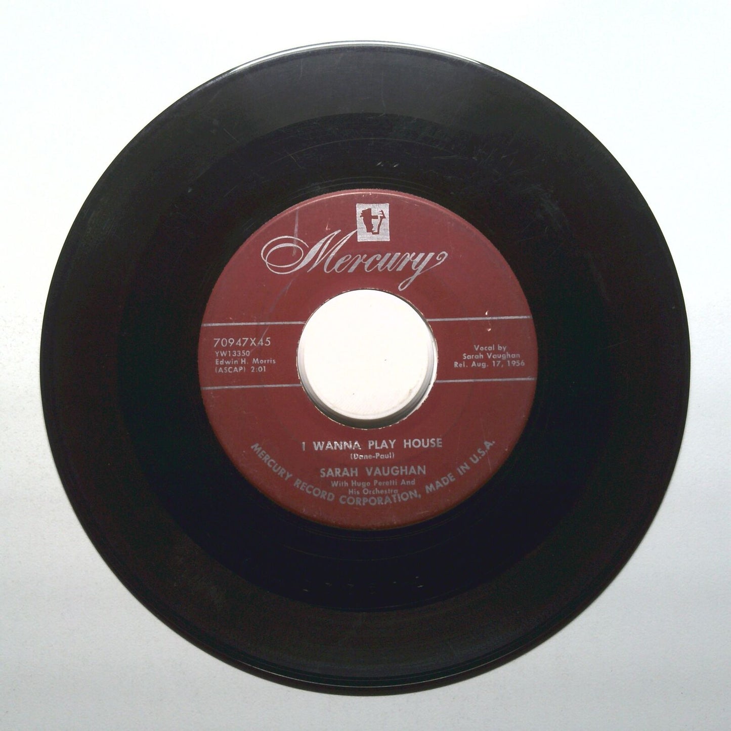 Sarah Vaughan - It Happened Again; I Wanna Play House - Vinyl 45 RPM 7"