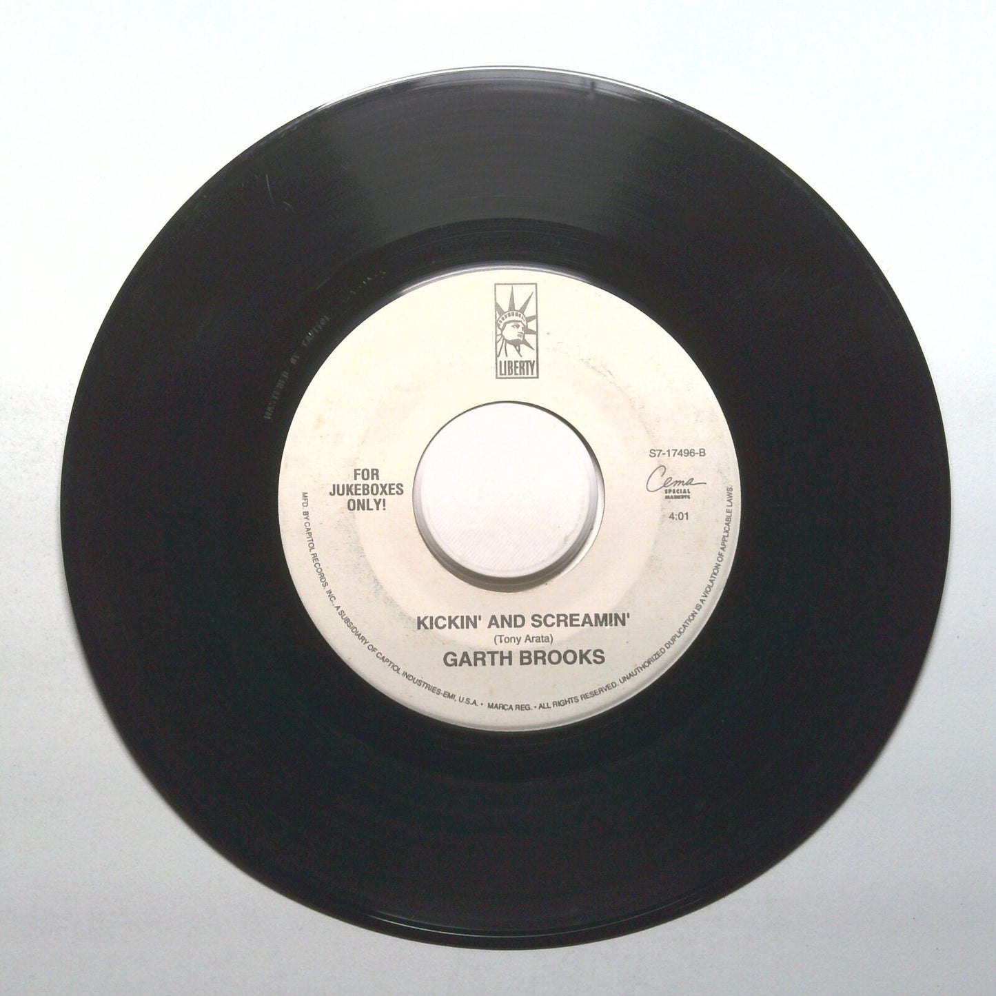 Garth Brooks - Kickin' And Screamin'; Ain't Going Down - 45 RPM 7" (Warped)