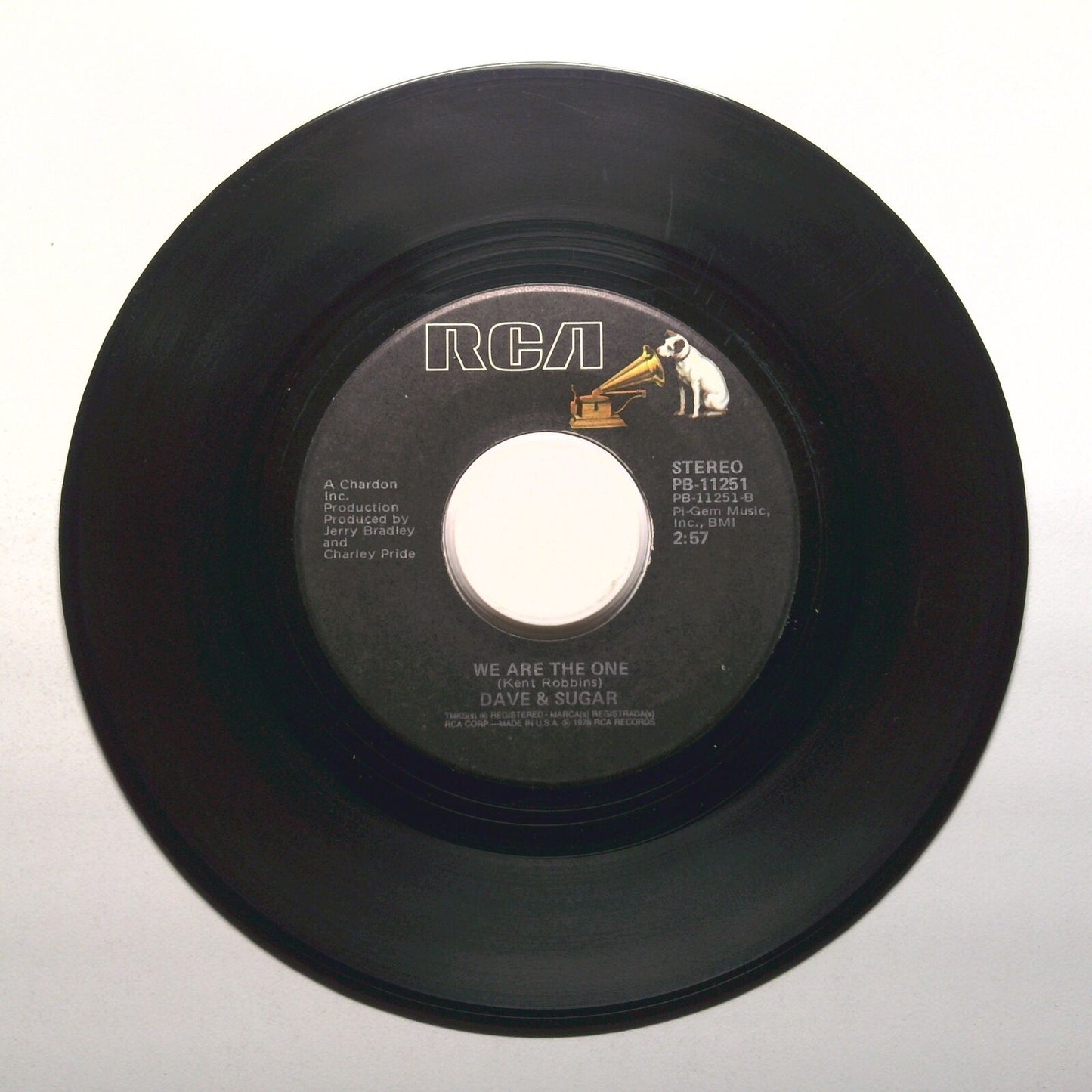 Dave & Sugar - We Are The One; Gotta Quit Lookin' At You Baby - Vinyl 45 RPM 7"