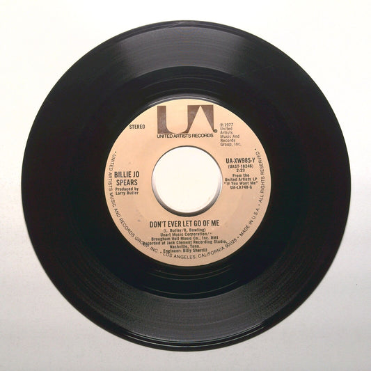 Billie Jo Spears - Don't Ever Let Go Of Me; If You Want Me - Vinyl 45 RPM 7"