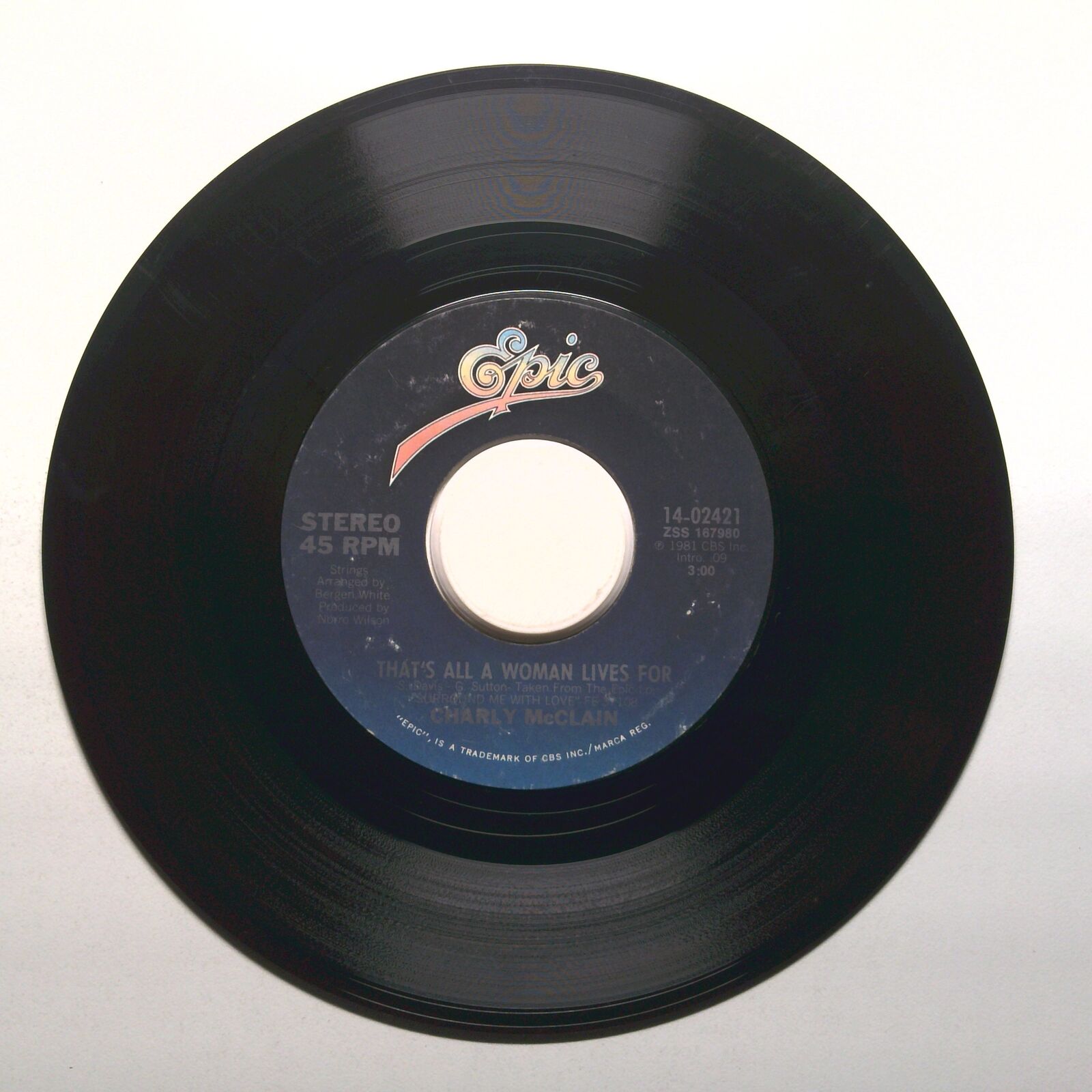 Charly McClain - That's All A Woman Lives For; Sleepin' With The Radio On - 45